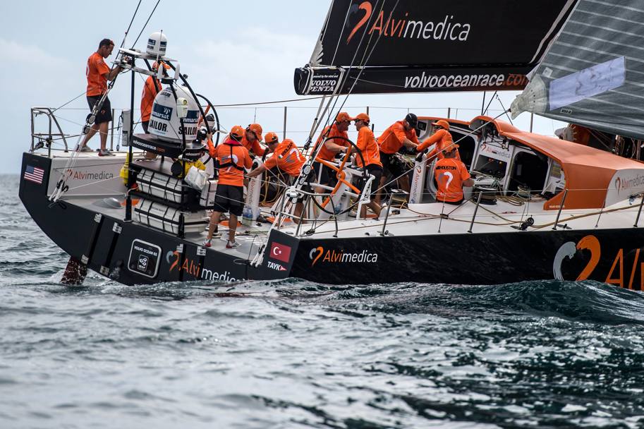 Il team Alvimedica di Charlie Enright: a bordo l’unico italiano tra i partecipanti, Alberto Bolzan. Getty Images